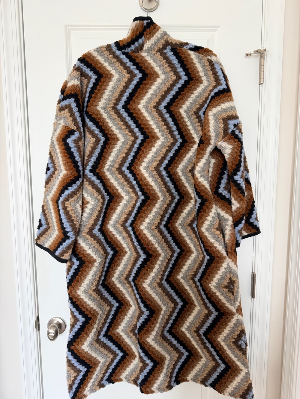 Astrid Patterned Zigzag Knit Duster Coatigan in Brown & Blue - Picture 5 of 7